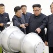 Kim Dzong Un w tajnym instytucie pracującym podobno nad bombą wodorową. Zdjęcie pokazano zaraz przez