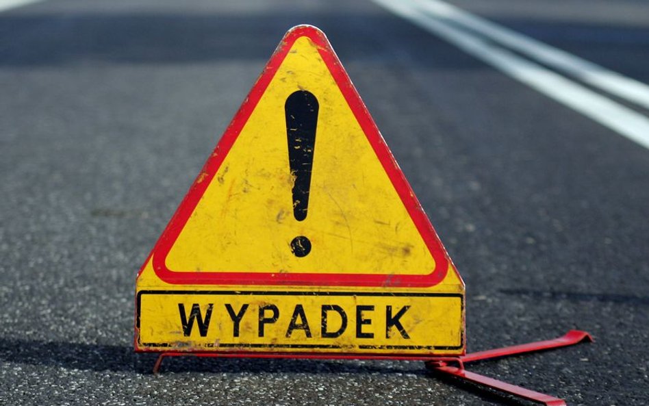 Wypadek autokaru. Dwie osoby nie żyją