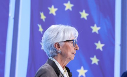 Christine Lagarde, szefowa EBC, powtórzyła, że jej bank nie podąża żadną, z góry ustaloną ścieżką dl