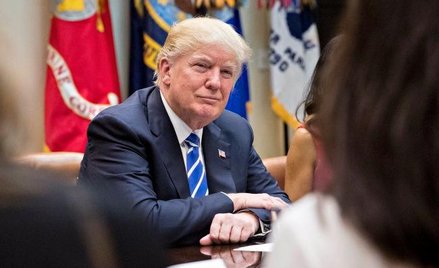 Obecny spór w amerykańskiej polityce nie polega na tym, czy porozumieć się z Rosja, tylko na tym, w 