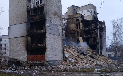 Zniszczony na skutek ostrzału budynek w miejscowości Borodzianka pod Kijowem