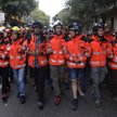 Strażacy w niedzielę starli się z hiszpańską policją. We wtorek strajkowali.
