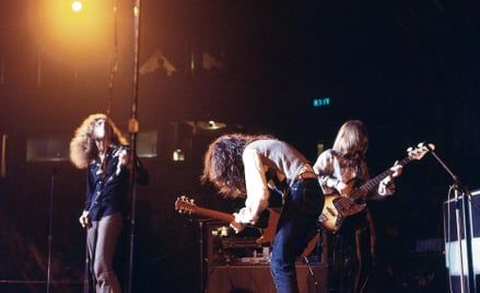 Robert Plant, Jimmy Page i John Paul Jones w Royal Albert Hall w Londynie 9 stycznia 1970, kadr z „B