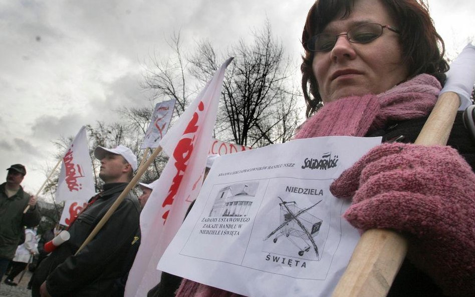 2006 rok, związkowcy protestują przeciwko handlowi w niedzielę