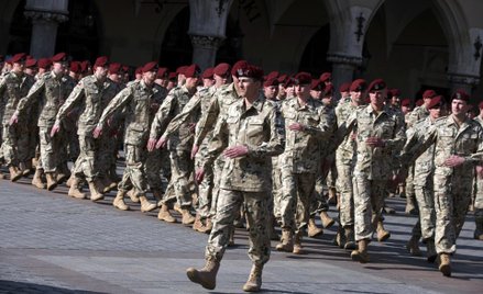 Szeregowy może pracować w naszej armii maksymalnie 12 lat.