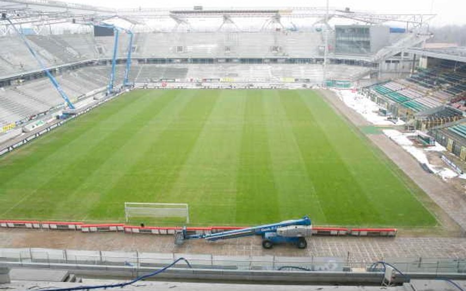 Legia zapłaci VAT od transmisji, Wisła nie