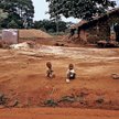 Kamerun 1999 r. Kapuściński zabierał ze sobą aparat we wszystkie reporterskie podróże. Uważał, że ni