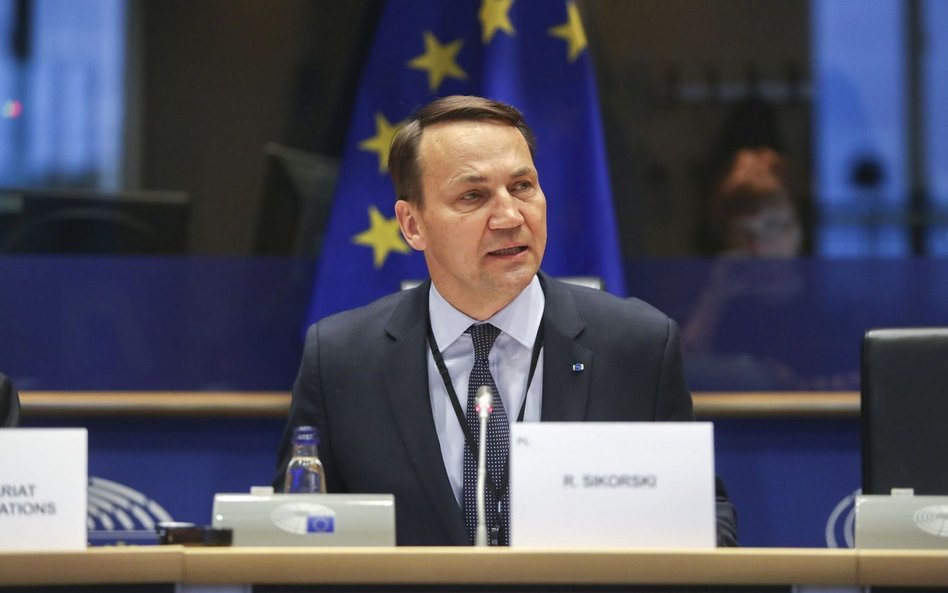 Przyspieszone wybory parlamentarne w Polsce? Sikorski o tym czy to możliwe