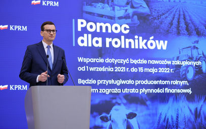 Premier Mateusz Morawiecki podczas konferencji prasowej w KPRM