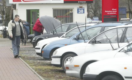Odmowa rejestracji samochodu kupionego w komisie będzie rozpatrywana powtórnie
