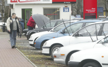 Odmowa rejestracji samochodu kupionego w komisie będzie rozpatrywana powtórnie