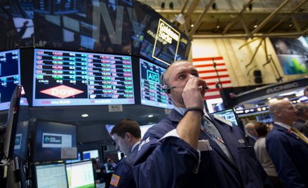 NYSE: Dane gospodarcze ciągną Wall Street w dół