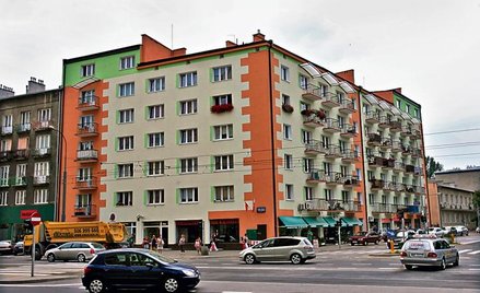 *Od ponad roku lokatorka z ul. Wolskiej nie może wykupić mieszkania komunalnego, bo trwa spór o jego