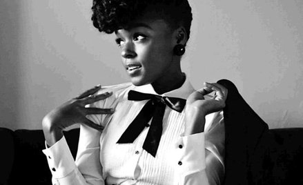 Janelle Monae jedną nogą tkwi w przeszłości, w podejrzanych, tętniących swingiem spelunkach, drugą p