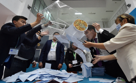 Wybory w Kazachstanie: Prezydent i jego pięciu nieznanych rywali