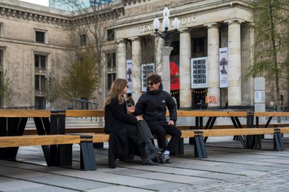 Wspólny stoł przed Pałacem Kultury i Nauki