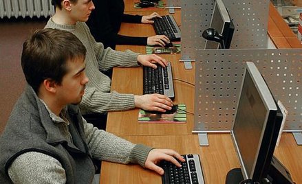 E-learning uzupełnia tradycyjne sposoby kształcenia, m.in. w warszawskiej Szkole Głównej Handlowej
