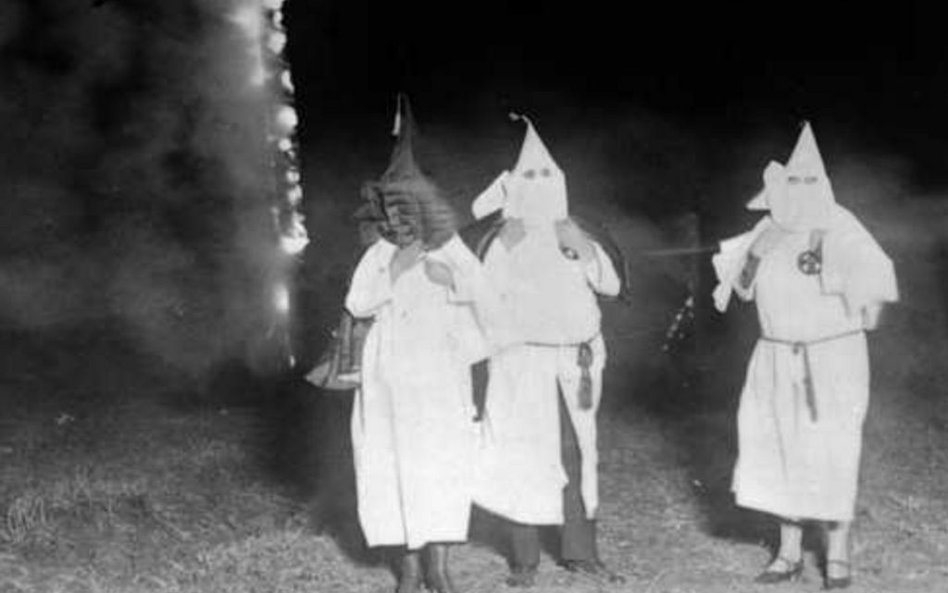 USA: Zawieszono prawo wymierzone w Ku Klux Klan