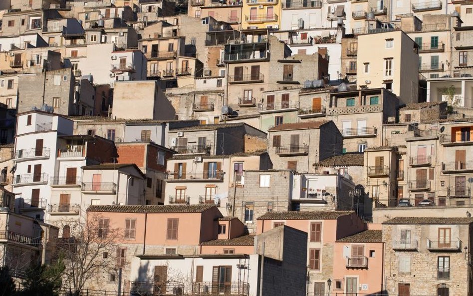 Sycylijskie miasto Cammarata rozdaje domy za darmo