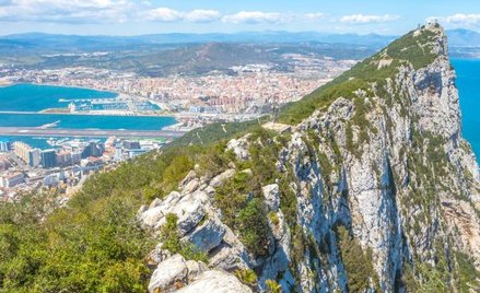 Skała górująca nad Gibraltarem, który w 1713 roku mocą traktatu w Utrechcie został przekazany brytyj