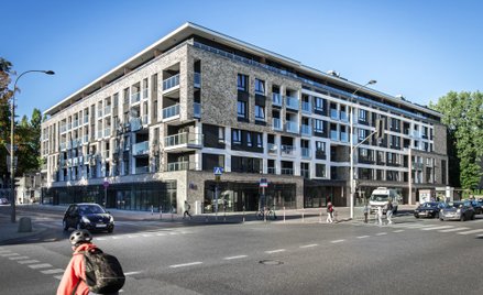 Budynek Żeromskiego 17 w Warszawie spółki Matexi Polska. Na parterze działają m.in. sklepy, piekarni