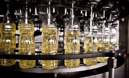 Oleje mogą zrównać się cenami z oliwą. Sieci handlowe szykują się do podniesienia cen w maju o dobre