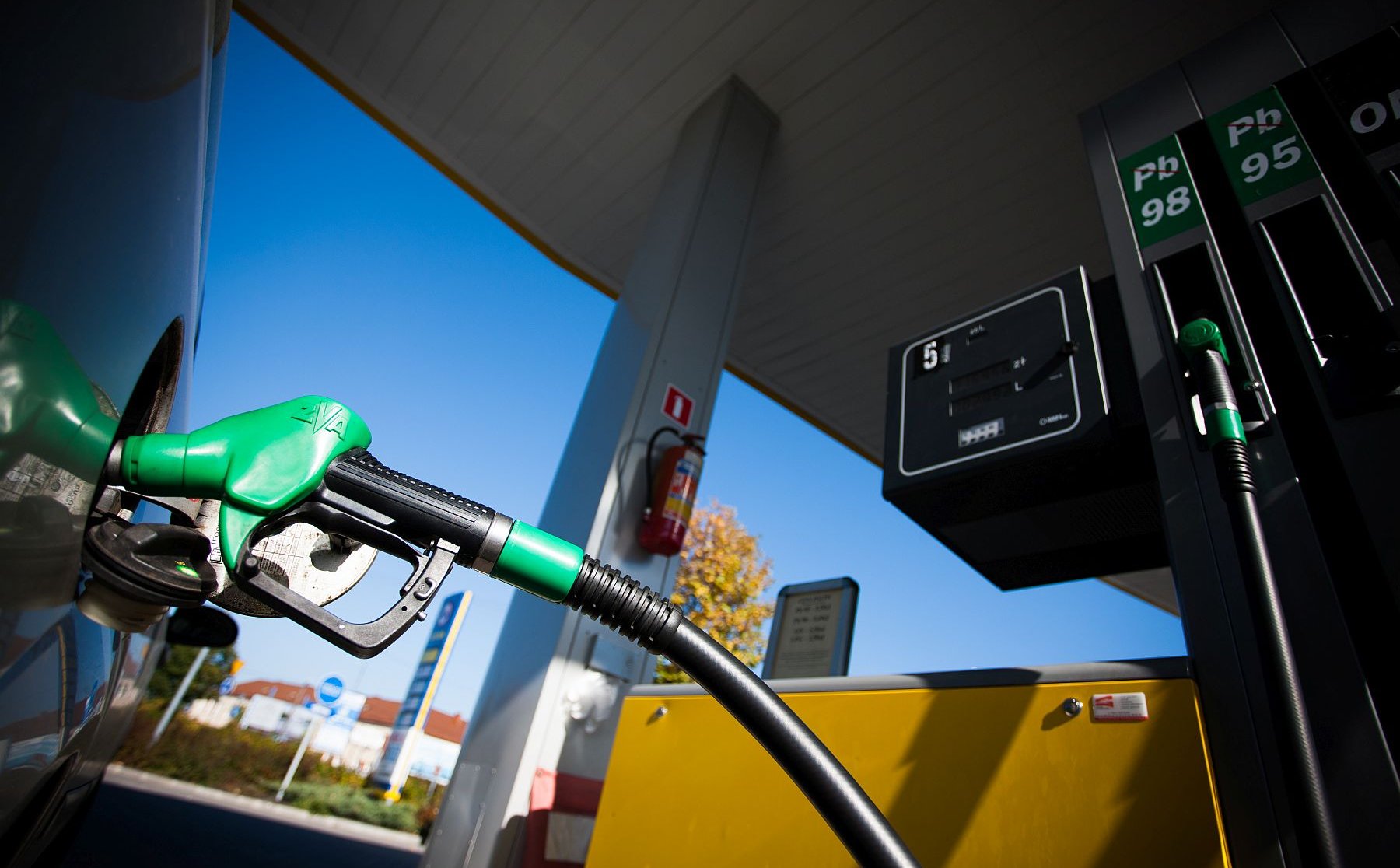 Koniec taniego paliwa na Słowacji. Polacy zapłacą więcej i zatankują mniej