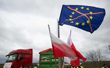 Rolnicy z całej Polski kontynuują protesty. Ich powodem jest m.in. niedawna decyzja Komisji Europejs