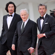 Aktorzy Adam Driver i Patrick Dempsey oraz reżyser Michael Mann (w środku) w Wenecji