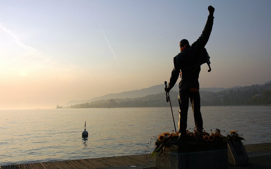 Pomnik Freddiego Mercury'ego nad brzegiem Jeziora Genewskiego