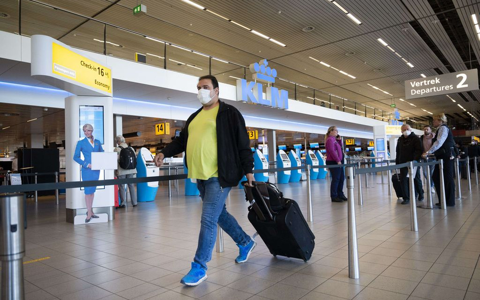 IATA zaleca, jak latać bezpiecznie. Pasażerów czekają obostrzenia