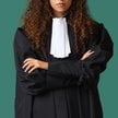 W sądach pojawią się togi z białymi lub złotymi żabotami. Wiemy, kto je włoży