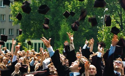 Uniwersytet Warszawski będzie zbierał informacje o absolwentach od 2007 r. Na zdjęciu zakończenie ed