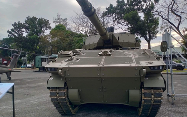 Siły Zbrojne Filipin odebrały pierwsze czołgi lekkie Sabrah w konfiguracji gąsienicowej.