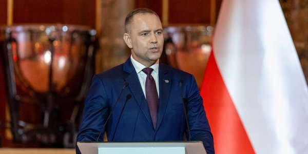 Ponad połowa Polaków pozytywnie ocenia prezydenta Nawrockiego — nowy sondaż
