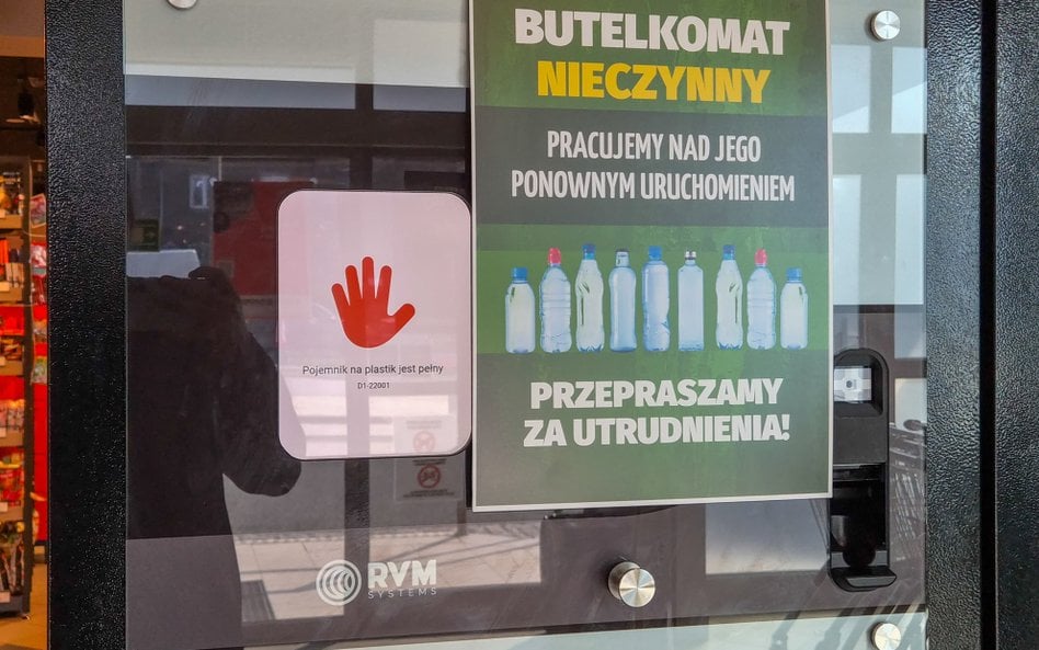 Raport Zwrotki o systemie kaucyjnym: każdy zna, mało kto go stosuje, jeszcze mniej go lubi