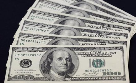 Silny dolar odbił się Ameryce czkawką