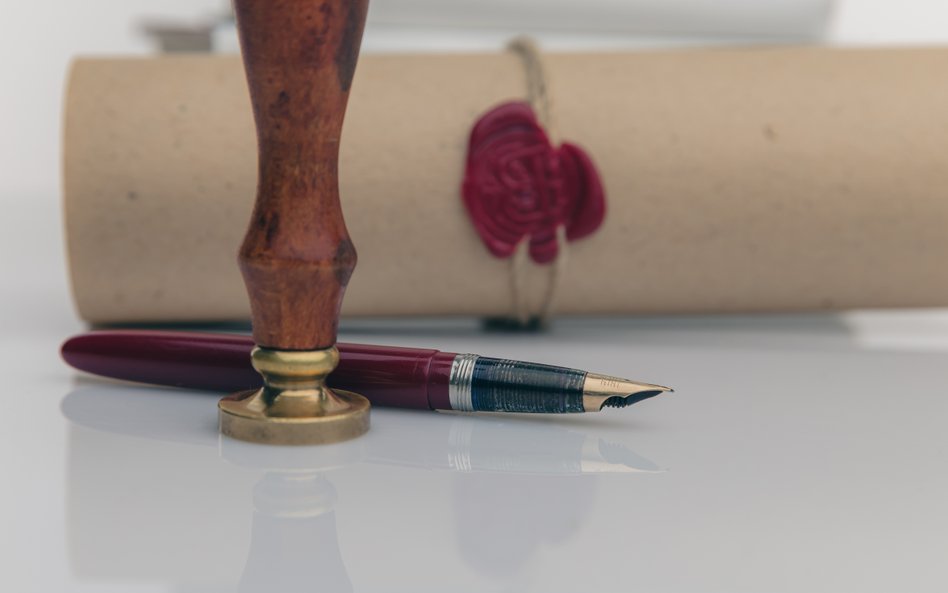 Darowizny mogą wpływać na podział majątku między spadkobierców i roszczenia o zachowek