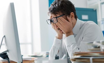 Publikowane przez domy maklerskie dane pokazują, że na rynku forex i kontraktów CFD wciąż więcej inw