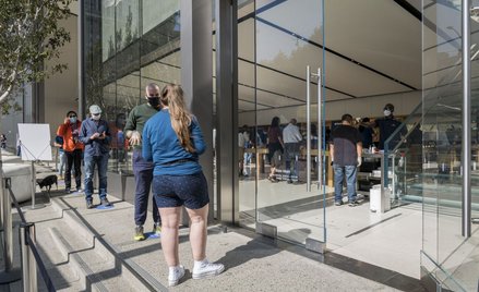 Apple zamyka sklepy w Kalifornii i Londynie. Przez nową falę infekcji