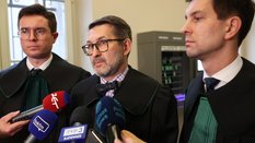 Pełnomocnicy podejrzanego: mec. Olgierd Pogorzelski (C), mec. Marcin Mazur (P) oraz mec. Michał Ploc