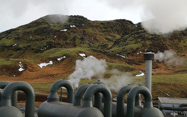 ?Elektrownia geotermiczna Hellisheii pod Reykjavikiem dostarcza 303 MW energii elektrycznej i 133 MW