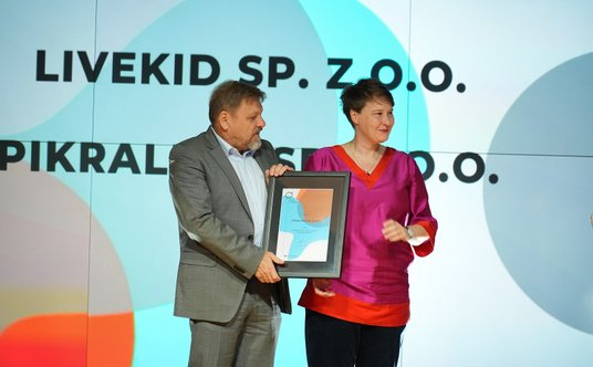 Wyróżnienie w kategorii "Start-up z potencjałem Polska–Świat" odbierają Joanna Lipner, Dyrektor Zarz