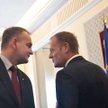 Od lewej Waldemar Pawlak, wicepremier i minister gospodarki i premier Donald Tusk