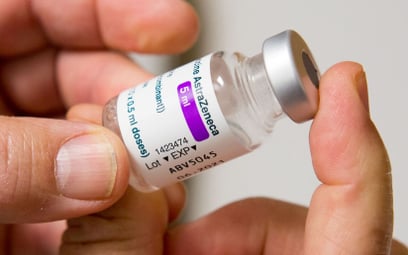 Koronawirus. Kanada: Druga dawka szczepionki po 4 miesiącach?