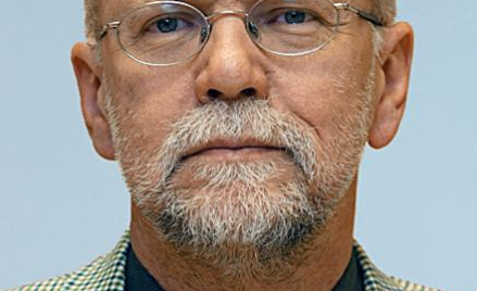 Podpis: Prof. Zbigniew Kundzewicz - Profesor nauk o Ziemi z Instytutu Środowiska Rolniczego i Leśneg