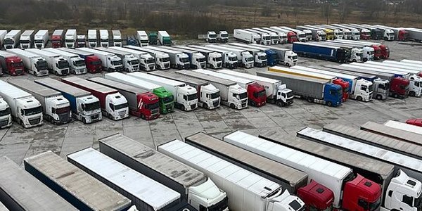 Mińsk trzyma polskich przewoźników za gardło