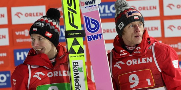 Puchar Świata w Zakopanem. Polscy skoczkowie na trzecim miejscu w konkursie duetów