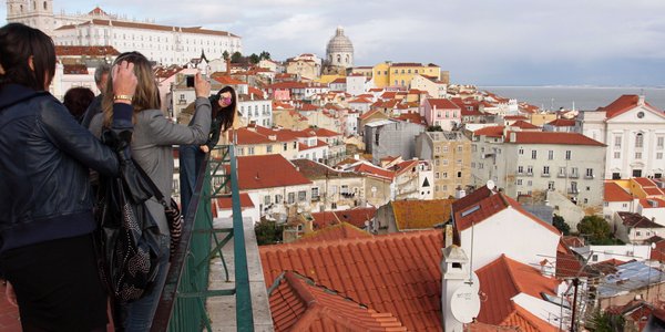 Gwałtownie ubywa mieszkań dla turystów w Portugalii. Nowe przepisy