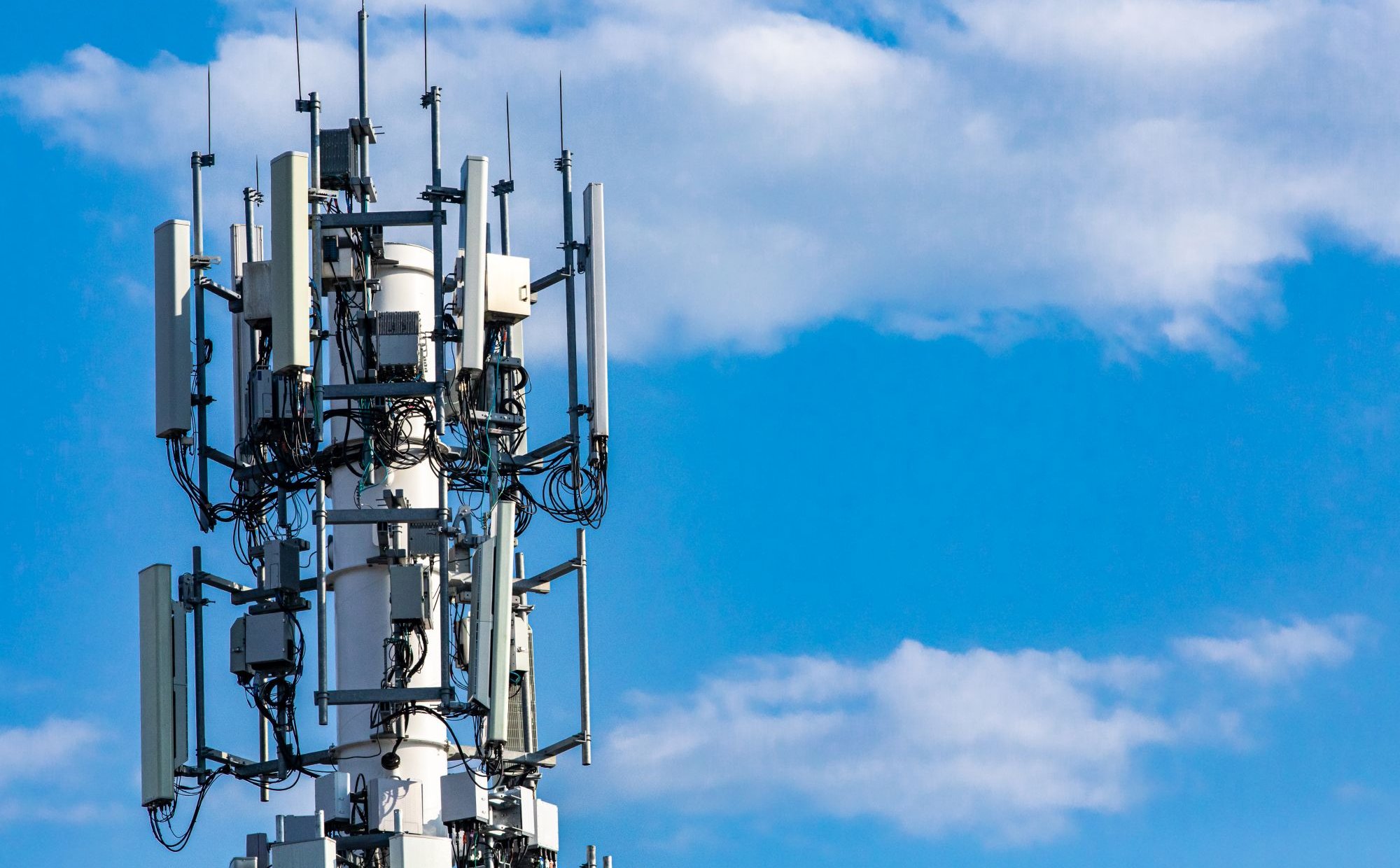 UKE: bez pośpiechu z aukcją częstotliwości 26 GHz